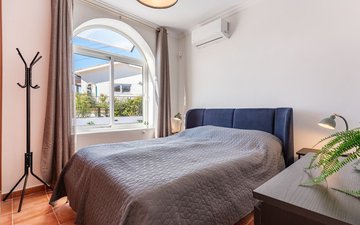 Property slide 16