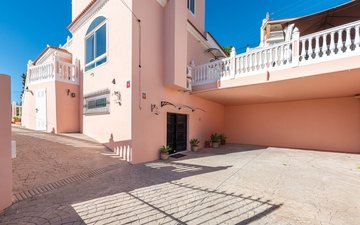 Property slide 25