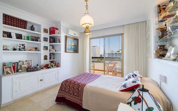 Property slide 18