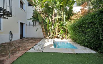 Property slide 10