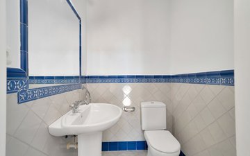 Property slide 32