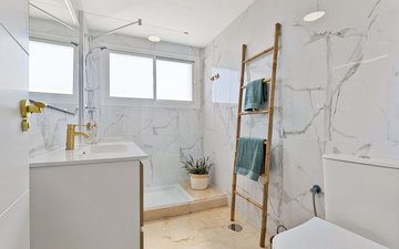 Property slide 18