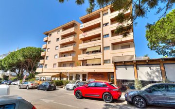 Property slide 25