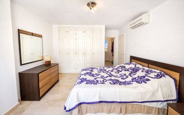Property slide 32