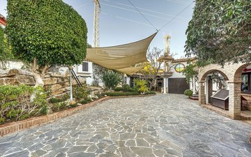 Property slide 40