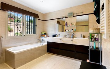 Property slide 16