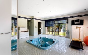 Property slide 17