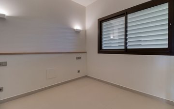 Property slide 22