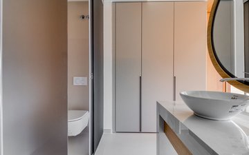 Property slide 32