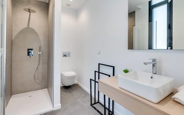 Property slide 18