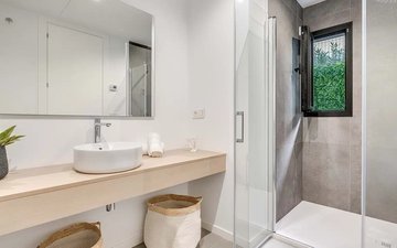 Property slide 20