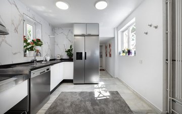 Property slide 21