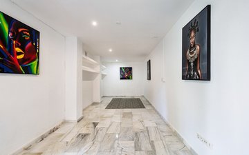 Property slide 32