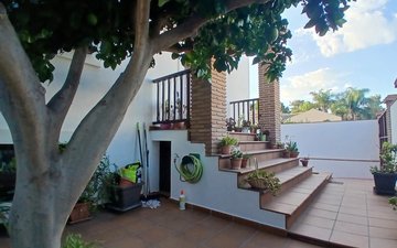 Property slide 32