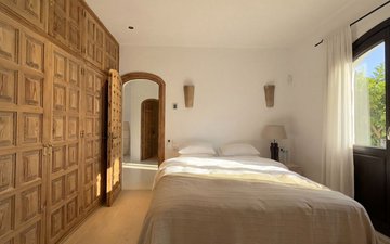 Property slide 14