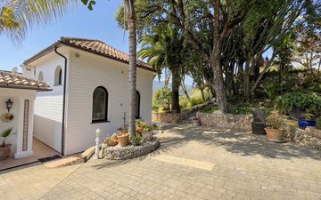 Property slide 40