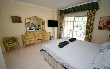 Property slide 32