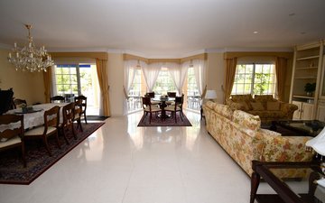Property slide 81