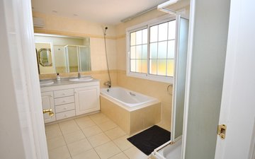 Property slide 84