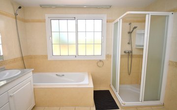 Property slide 86