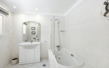 Property slide 32
