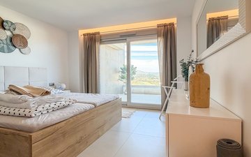 Property slide 14