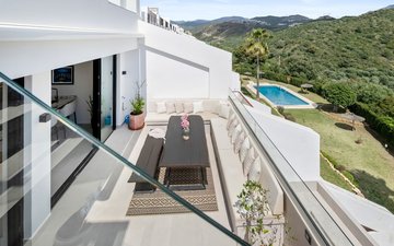 Property slide 32