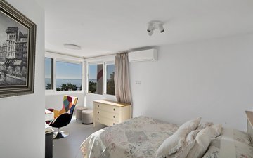 Property slide 14