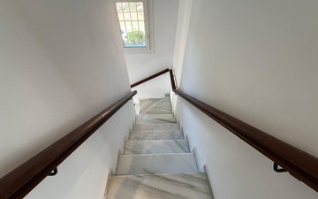 Property slide 32