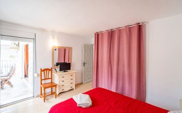 Property slide 10