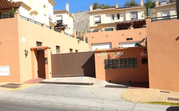 Property slide 32