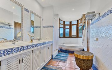 Property slide 36