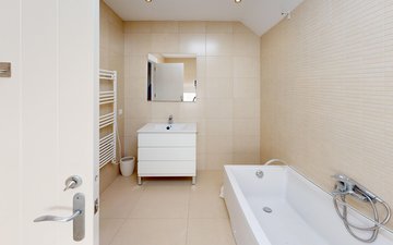 Property slide 18