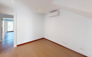 Property slide 32