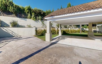 Property slide 40