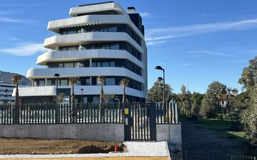 Property slide 75