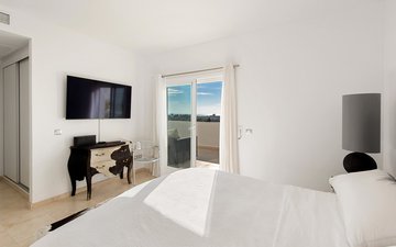 Property slide 22