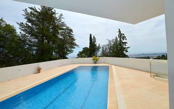 Property slide 44