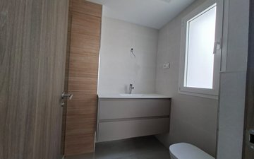 Property slide 32