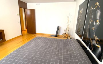 Property slide 32