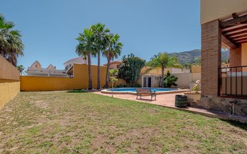 Property slide 32