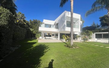 Property slide 19