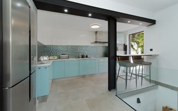 Property slide 10