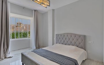 Property slide 10