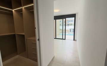 Property slide 20