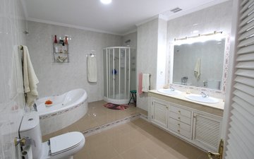Property slide 18