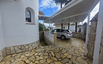 Property slide 23