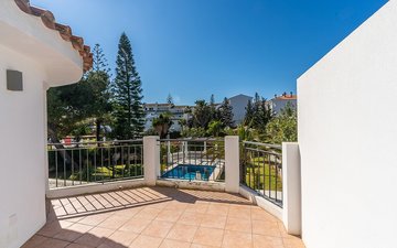 Property slide 17