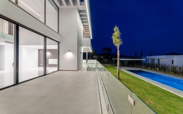 Property slide 32