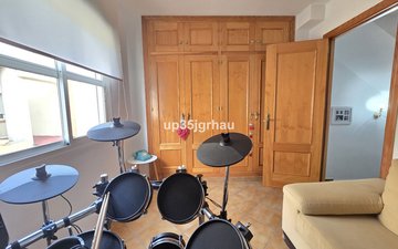 Property slide 25